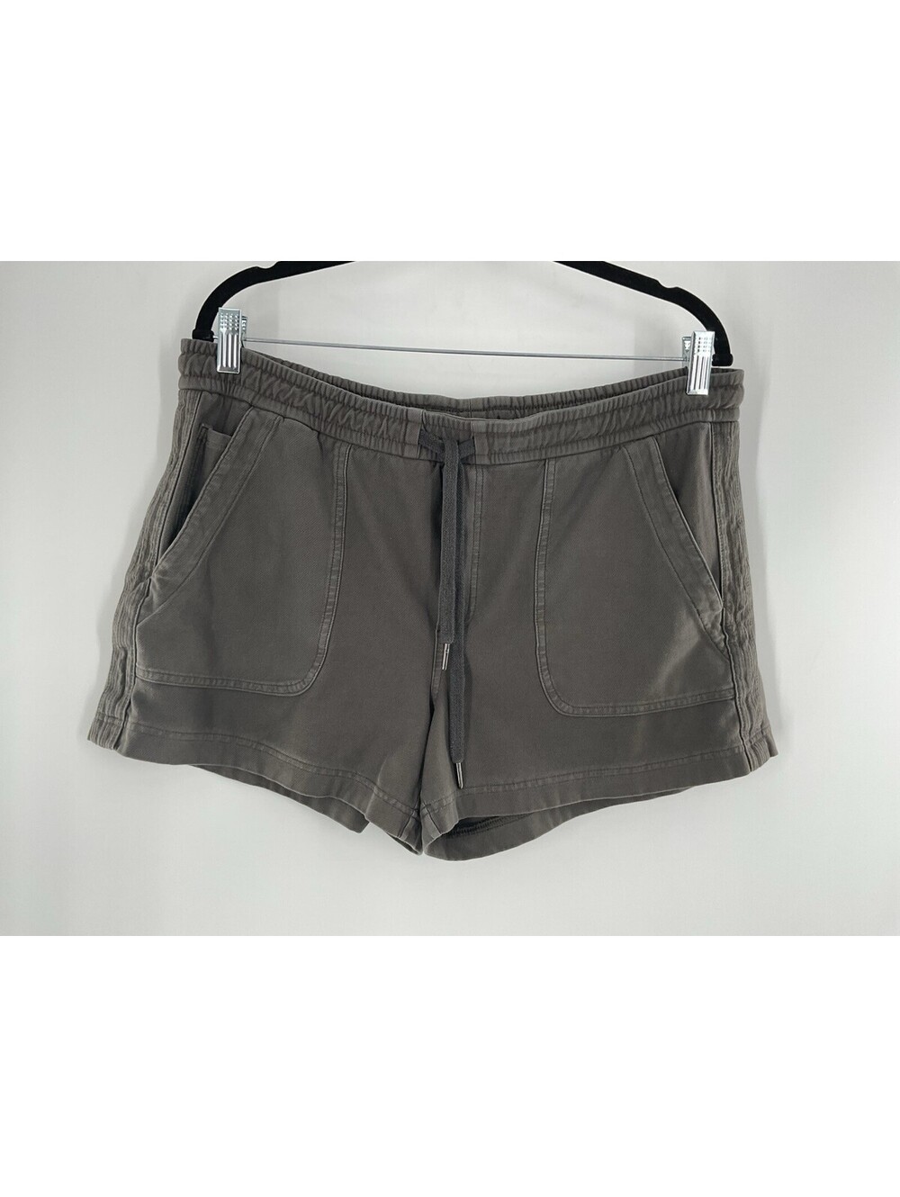 Athleta Farallon Short Women’s Size 14 Shorts Grayish Green 143